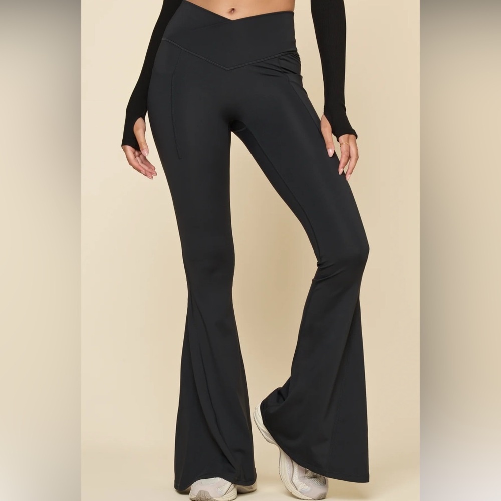 Crisscross Hourglass Bell Bottom with Pockets
